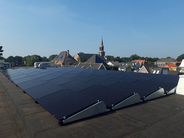 foto overzicht zonnepanelen.