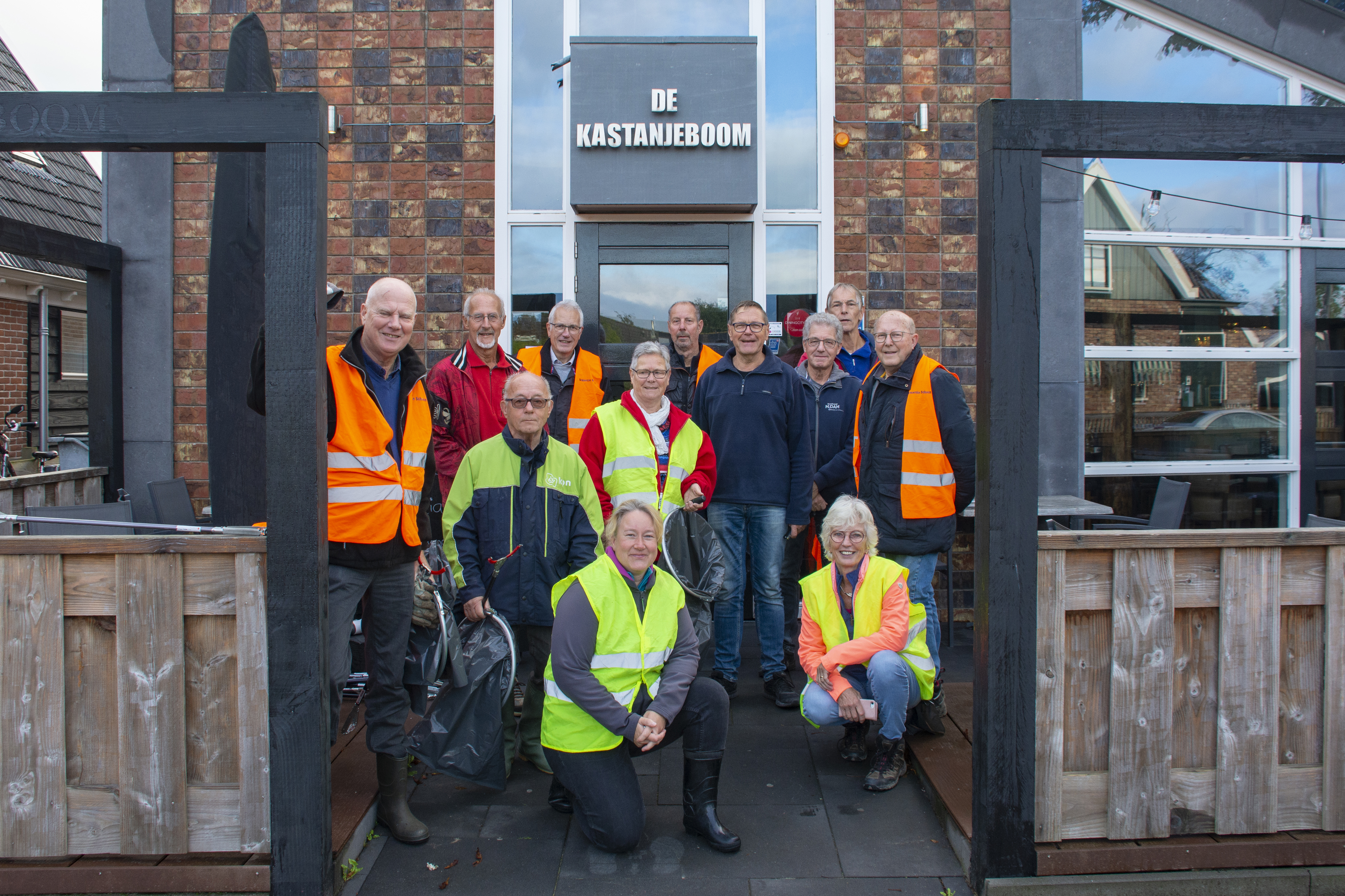 Zwabberploeg weer bezig.