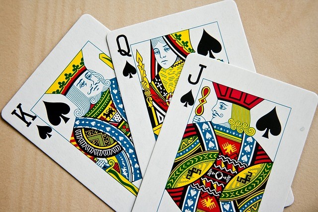 playing-cards-167049_640
